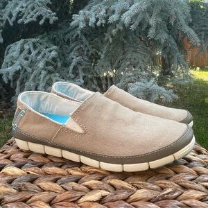 Crocs ‘Stretch Sole’ Neutral Tan Canvas  Slip-on Comfort Walking Shoes.  Size 8